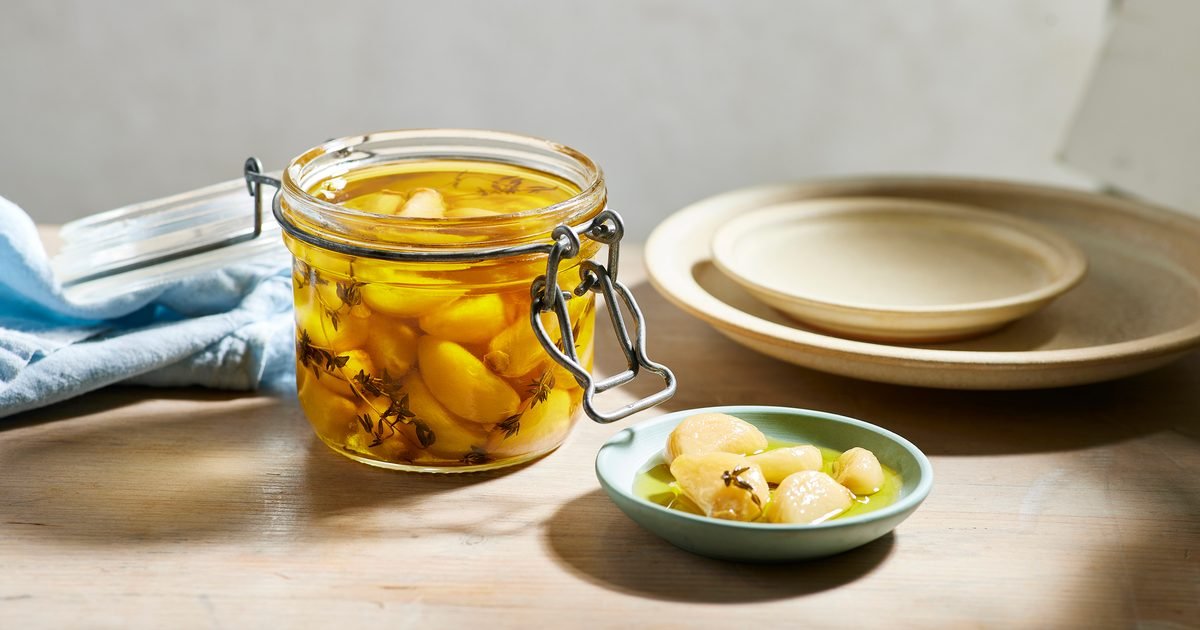 Confit garlic