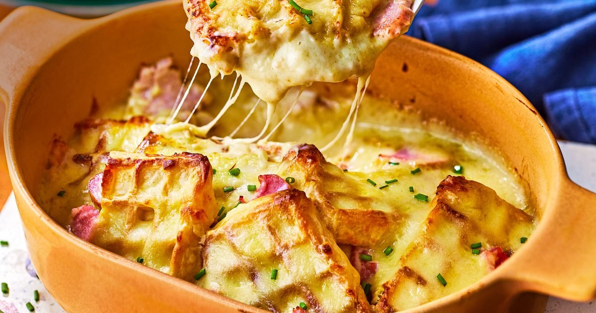 Croque monsieur loaded waffles