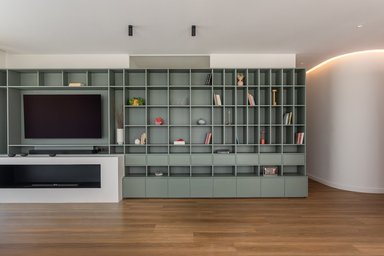 The Titular Green Box at the Heart of This Greek Home