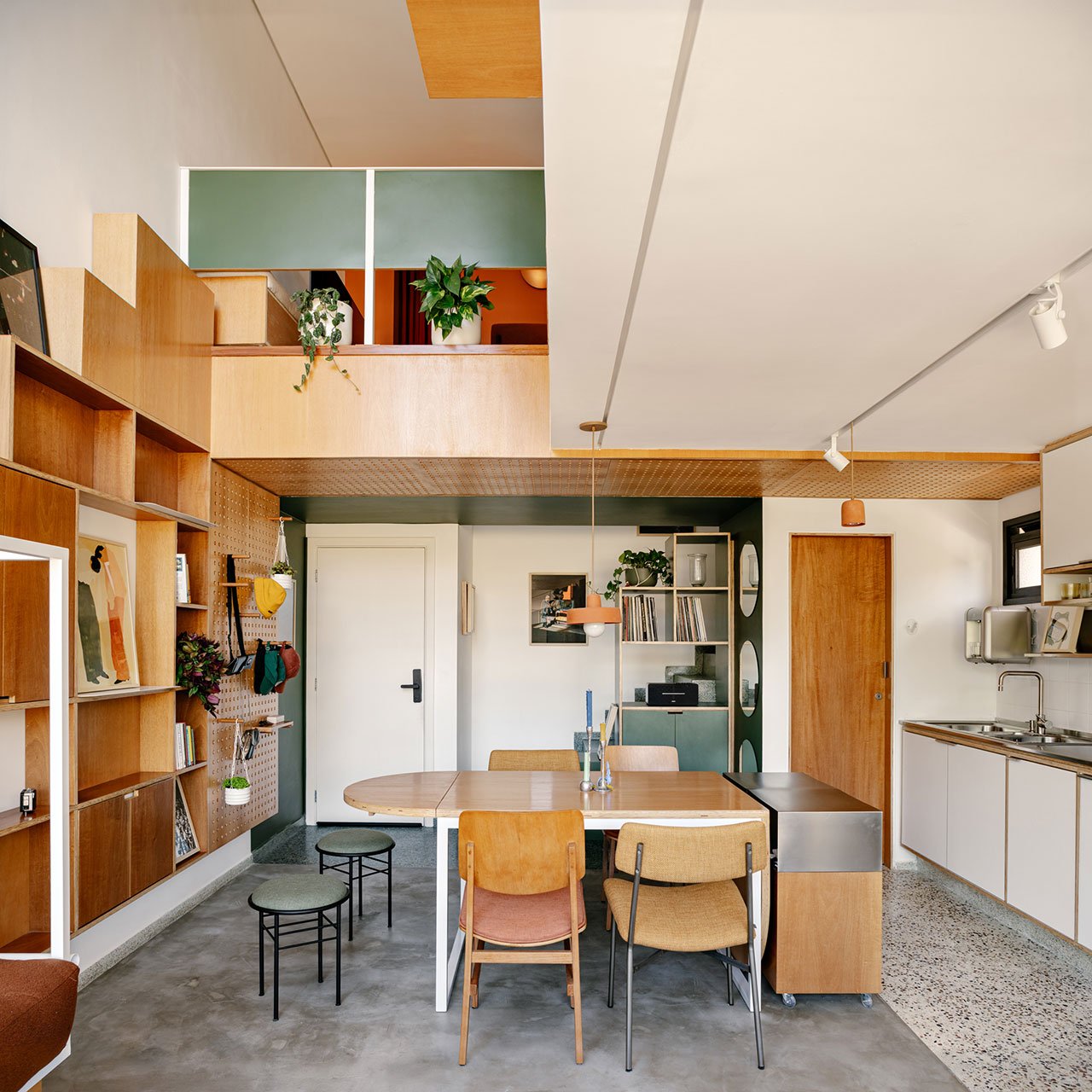 538-Square-Foot Apartment Uses Smart Design to Maximize Space