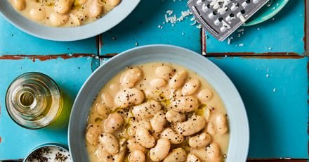 Cacio e pepe butter beans recipe