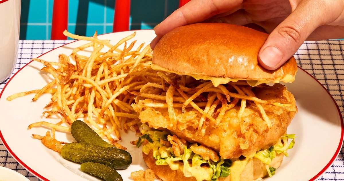 Fish & chip burgers with chip-shop curry mayo recipe