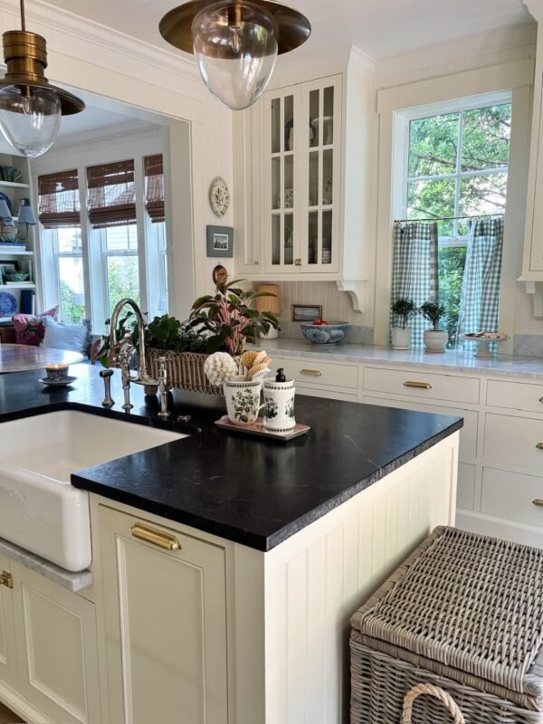 Creating a Cozy, Comfortable, Collected Home without the Clutter