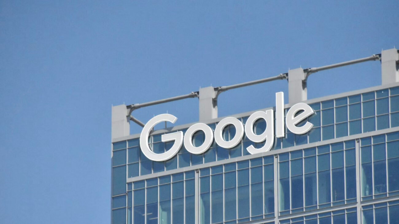 Google Will Now Allow Users To Remove Visible Watermarks From AI Content