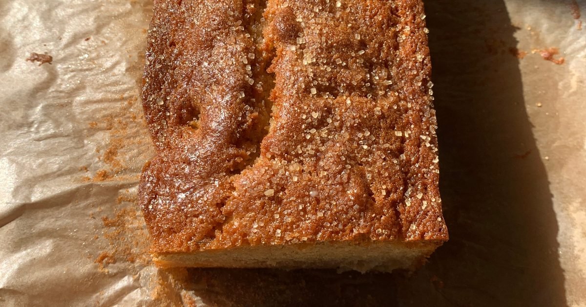 Apple loaf cake