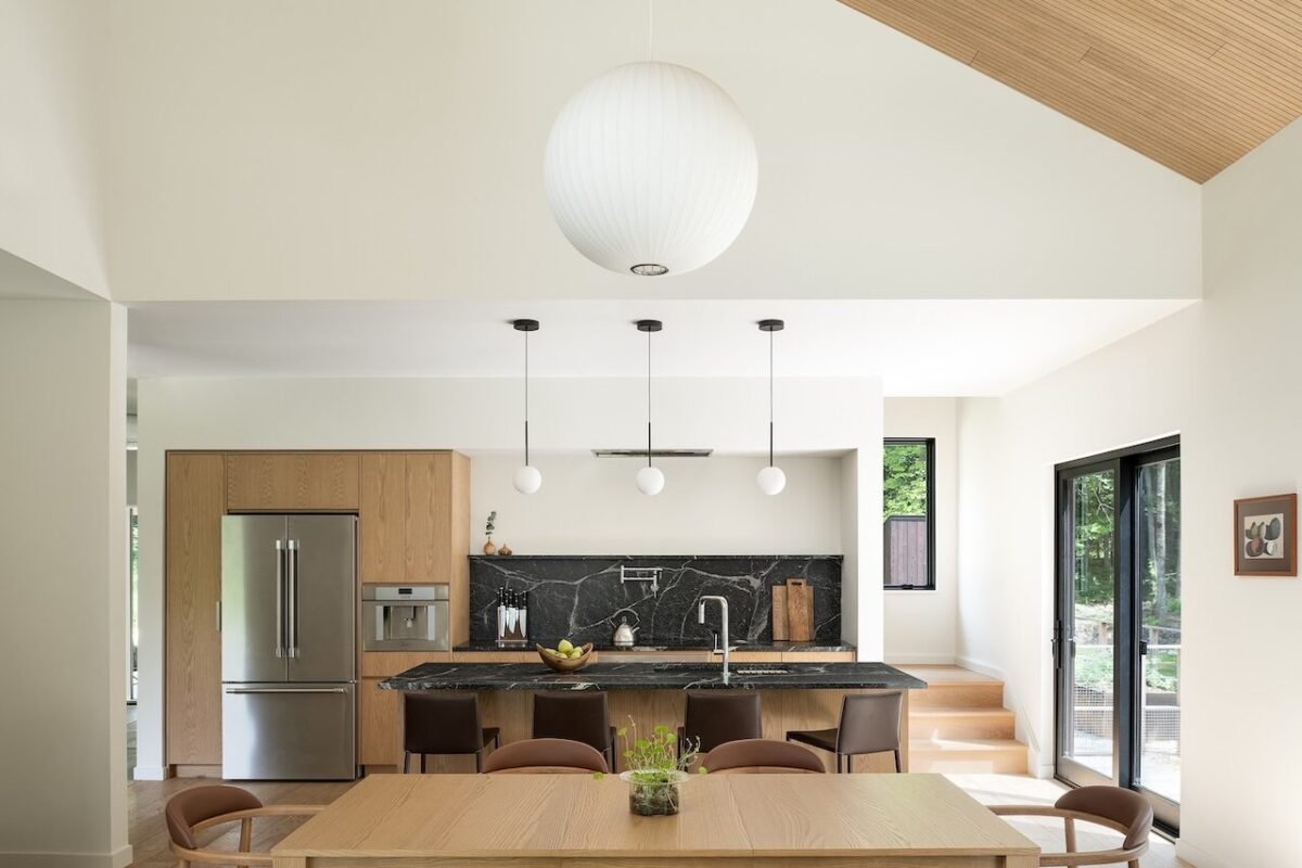 Milo House in Vermont Is Clad in Gendai Yakisugi