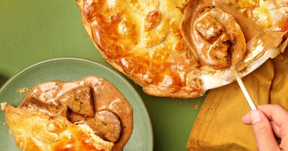 Slow-cooked beef stroganoff pie recipe