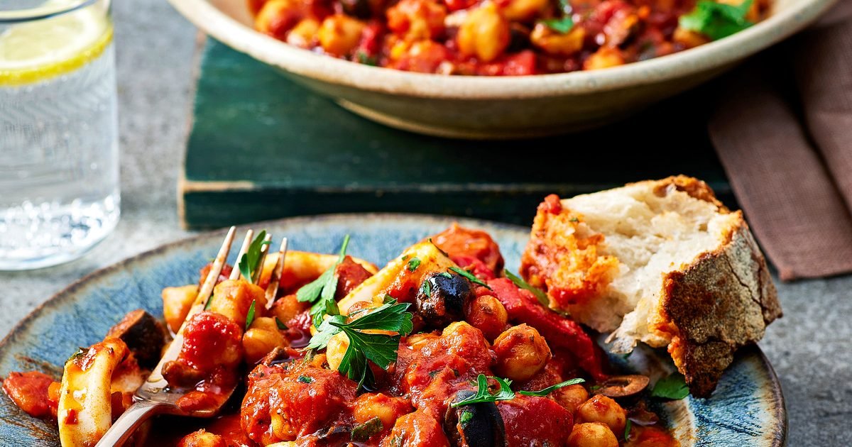 ‘Surf & turf’ Spanish-style chorizo & chickpea stew with squid recipe